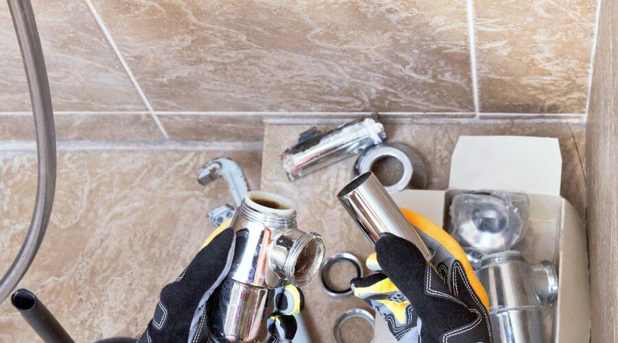 Professional gutter cleaning in Westmorland, CA